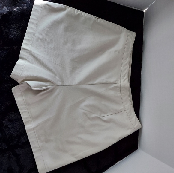 Dockers  Skort     NWT          Size 12 - Picture 6 of 8